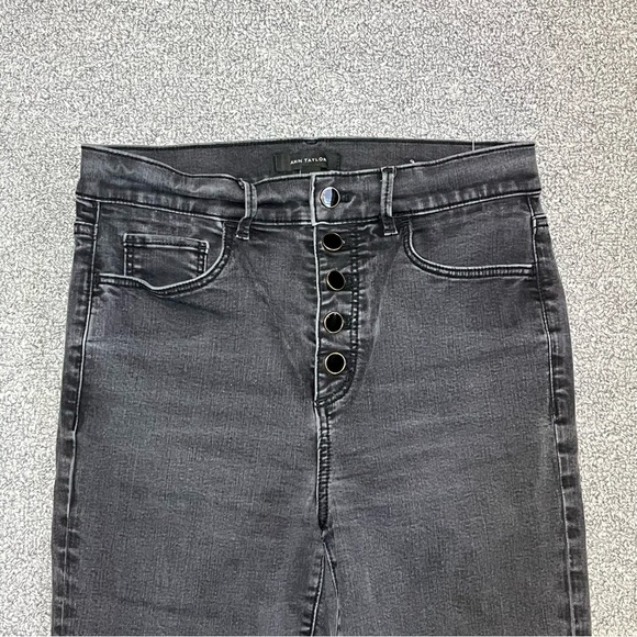Ann Taylor LOFT The Skinny Jewel Button Fly Jeans Womens Size 8 Black Denim - Picture 2 of 10